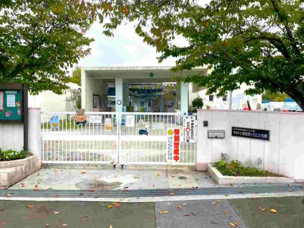 東登美ヶ丘こども園まで徒歩9分です。
毎日のお子さまの送り迎えもしていただきやすい距離です。