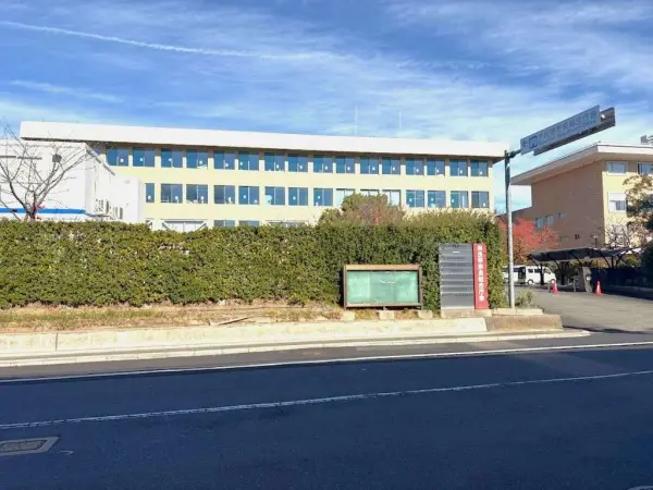 奈良総合庁舎まで徒歩5分です。徒歩でもアクセスしていただきやすい距離です。