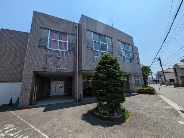 徒歩4分。1959年5月開園の歴史ある幼稚園です。遊具が設置された、広々とした園庭あり。