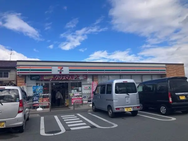 セブンイレブン広陵町役場前店まで徒歩約１８分。その他周辺施設についてもお気軽にお問い合わせください。