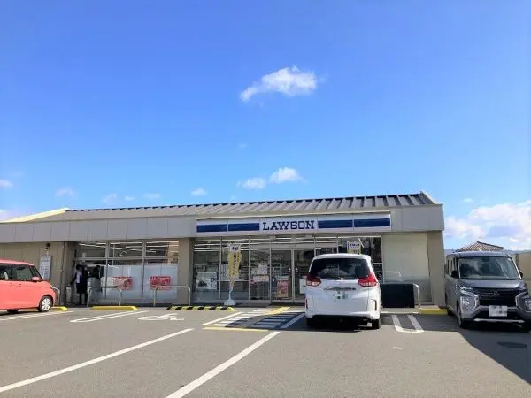 ローソン奈良五条町店まで徒歩１６分です。徒歩でのアクセスもしていただける距離となっております。