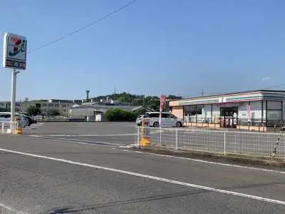 セブンイレブン奈良秋篠町店まで徒歩6分です。
徒歩でもアクセスしていただきやすい距離です。