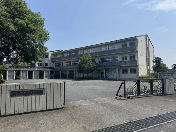徒歩8分