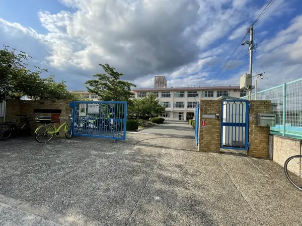 川西市立清和台南小学校まで徒歩9分(700m)