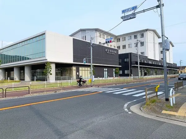 市立奈良病院まで徒歩14分です。
駐車場があるため、お車でのアクセスも可能となっております。