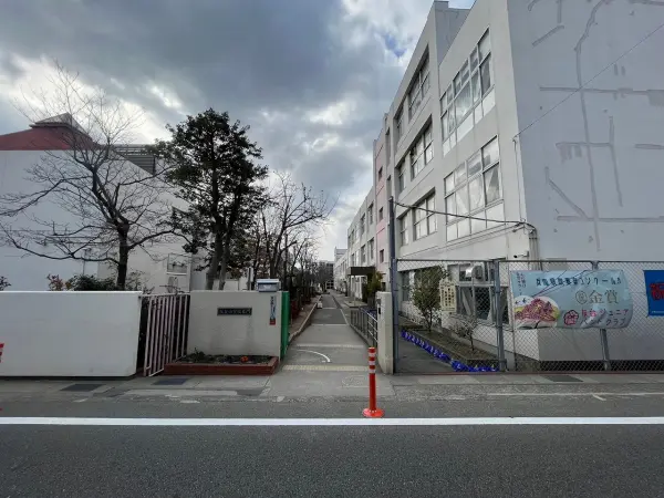 伊丹市立桜台小学校まで徒歩4分(約300m)