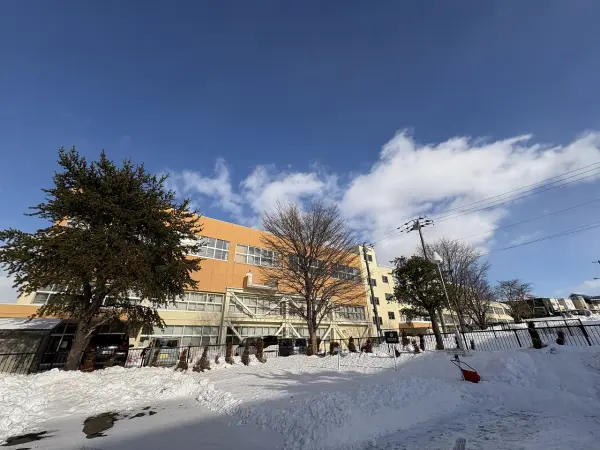 徒歩11分です。