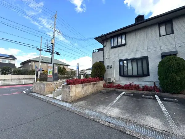 小村歯科医院まで徒歩10分です。徒歩10分圏内の距離に内科もある周辺環境となっております。