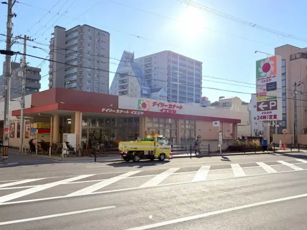 デイリーカナートイズミヤ玉造店まで徒歩4分です。毎日のお買い物もしていただきやすい距離です。