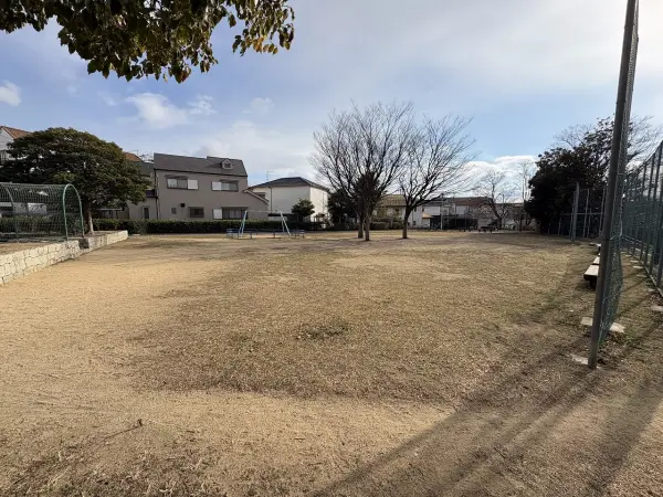 ＊2階建ての4LDK・南東向き・角地＊15.5帖のLDK＊2駅利用可の立地＊