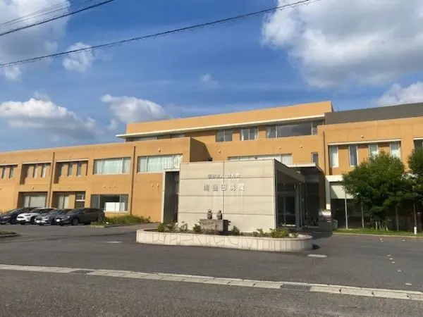 徒歩4分。診療科目は精神科、心療内科があります。