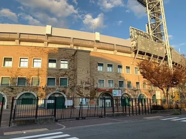 阪神甲子園球場徒歩１２分