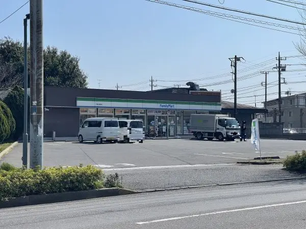 ファミリーマート千葉小倉町店