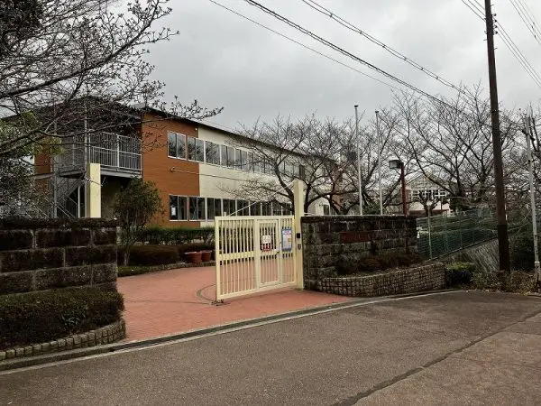 市立藤原台小学校徒歩１０分