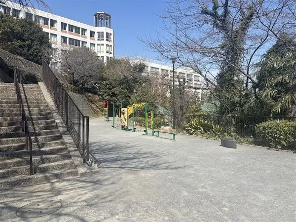 徒歩３分