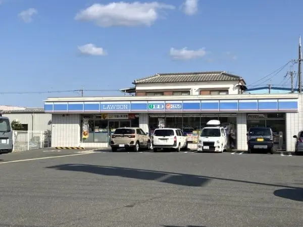 ローソン摂津鳥飼上店：徒歩8分（約580m）