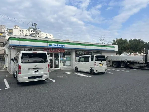 ファミリーマート貝塚二色店