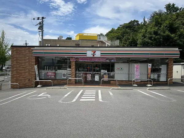 セブンイレブン富田林梅の里店