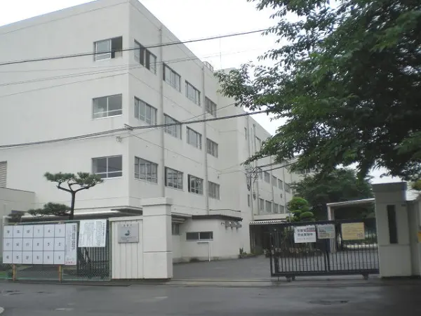 市立真上小学校
