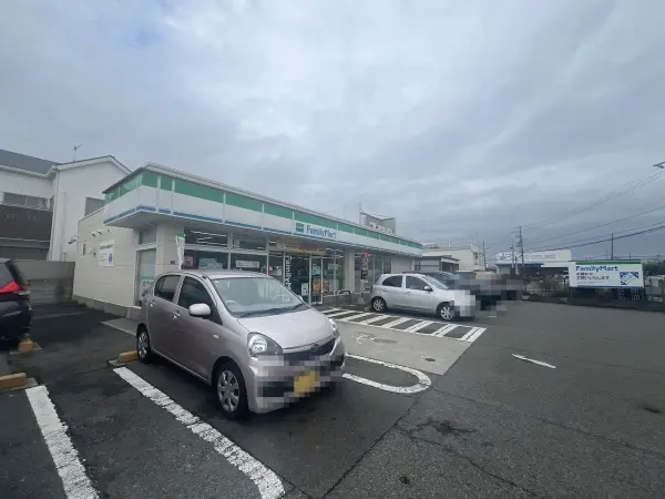 ファミリーマート白水店まで徒歩７分