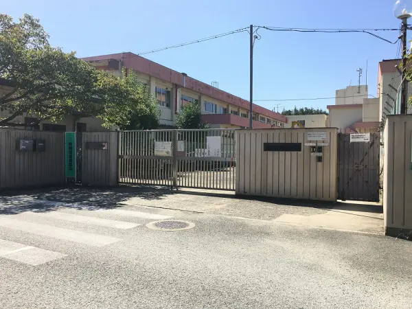 豊能町立光風台小学校まで徒歩4分(約290ｍ)