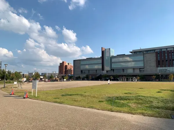 岩倉公園：徒歩5分（約370m）