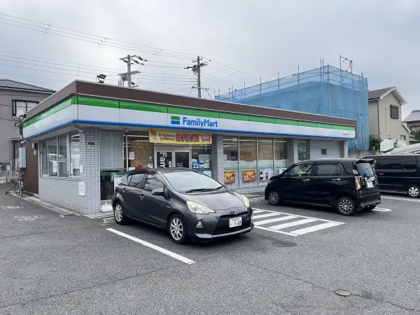 ファミリーマート岸和田上町店