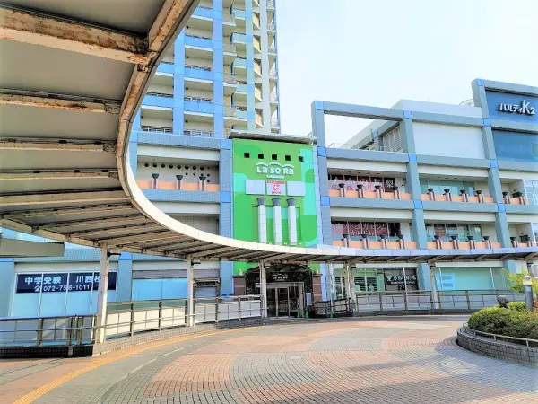 ラソラ川西まで徒歩6分(約450m)