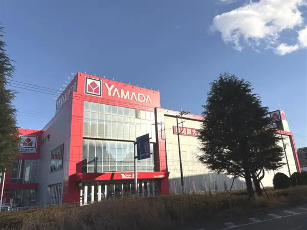 徒歩4分。営業時間10:00～21:00。お引っ越しの際の家電の新調に活躍しそうです。