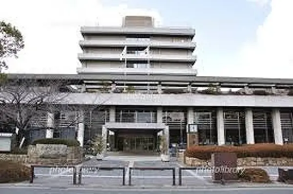 西宮市役所まで徒歩１２分