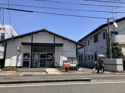 橿原白橿郵便局まで徒歩8分です。
徒歩8分圏内にスーパー、銀行もある住環境となっております。