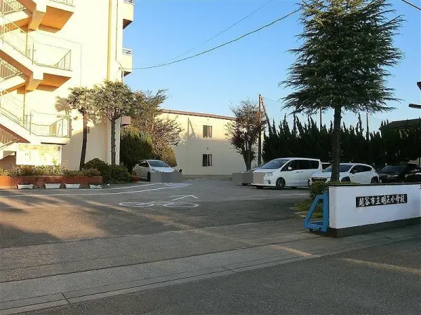越谷市立明正小学校