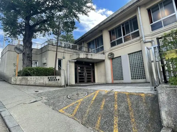 HPに、教育目標・学校生活の様子などが掲載されています。