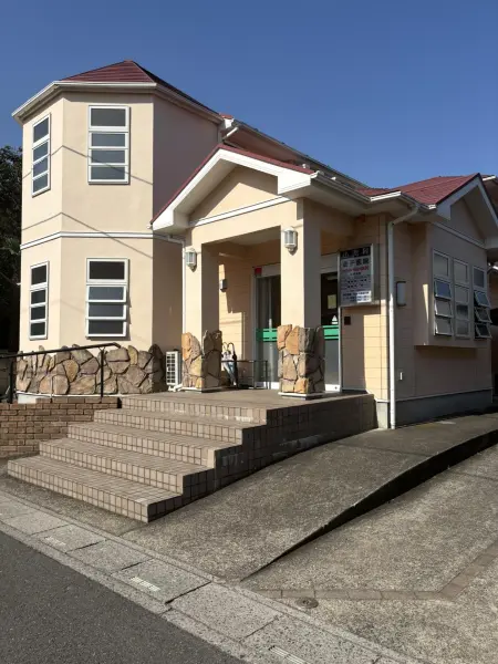 徒歩4分/休診日：土曜午後・木曜・日曜・祝日