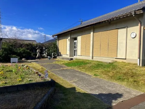徒歩3分。地域の住民同士が生活のなかで、気軽に集うことができる施設です。