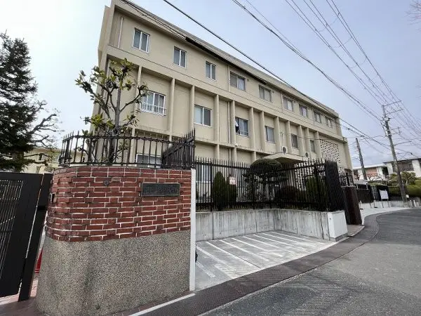 毎日の送迎の負担が少なく済みそうな距離です。七夕祭り・遠足・プール1年を通して行事が開催されています