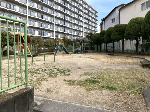豊原町児童遊園：徒歩1分（約10m）