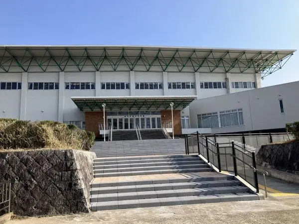 香芝市総合体育館まで徒歩９分。その他、市役所や郵便局等も徒歩１０分圏内にある住環境となっております。