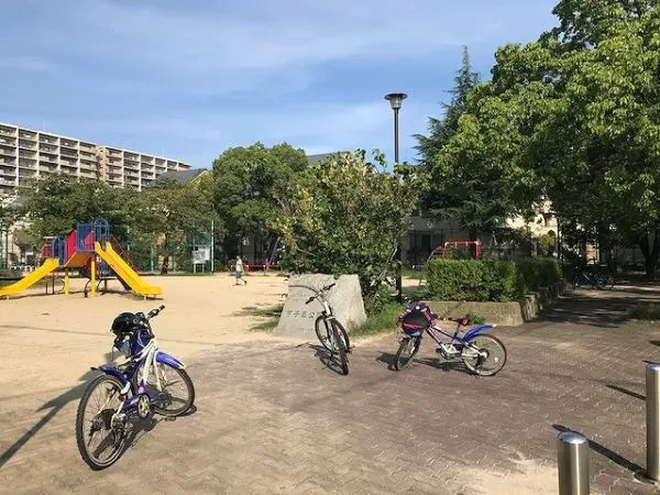 徒歩４分。