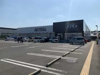 ディスカウントドラッグコスモス秋篠店まで徒歩10分です。
駐車場がありお車でのアクセスも可能です。