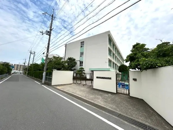 市立楠葉西中学校