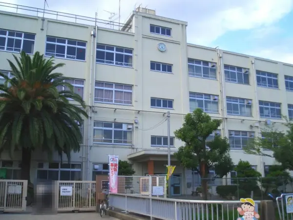 市立芝生小学校