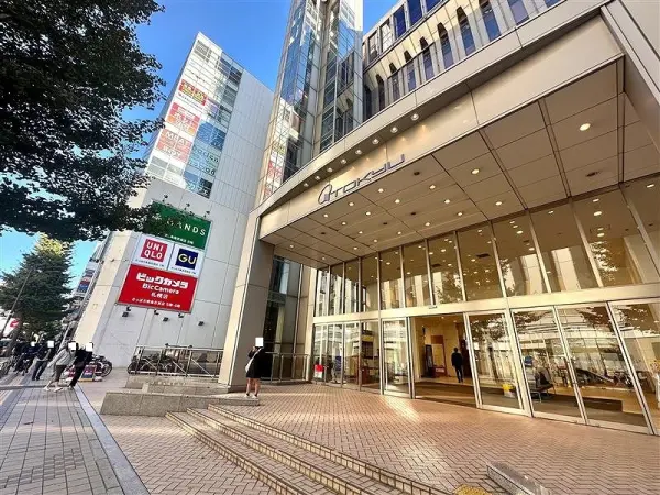 さっぽろ東急百貨店です。
徒歩9分のところにあります。