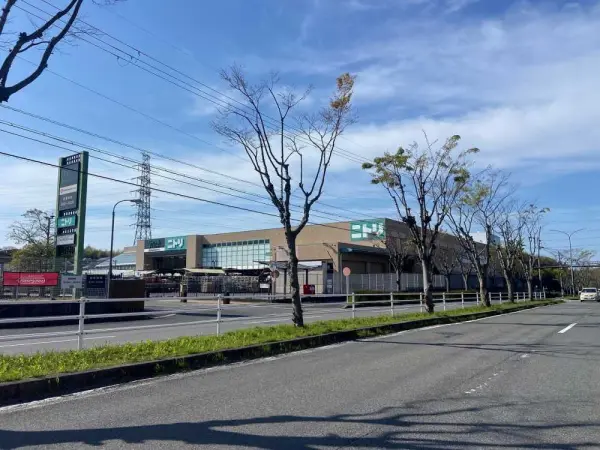 ニトリロイヤル押熊店まで徒歩32分。
駐車場があるためお車でのアクセスも可能となっております。