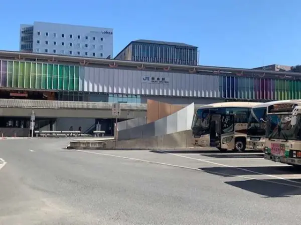 JR大和路線奈良駅まで徒歩6分です。
近鉄奈良駅までは徒歩5分の立地となっております。