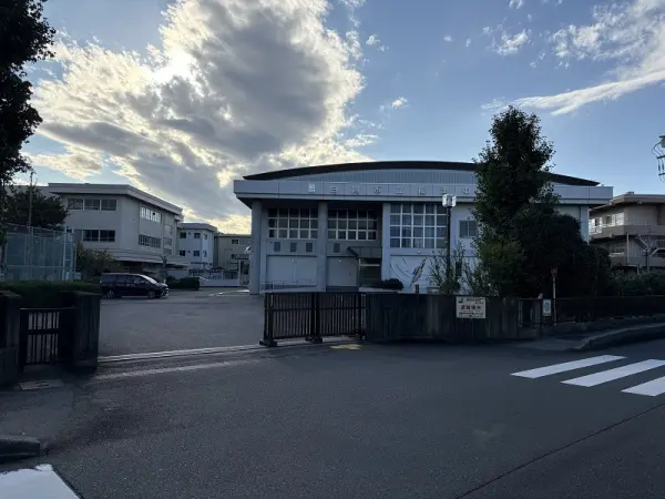白岡市立篠津中学校
