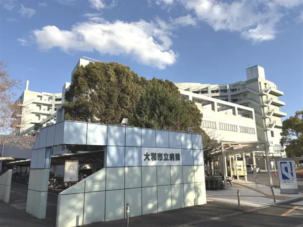 徒歩6分。眼科、耳鼻咽喉科など、様々な診療科がある総合病院です。