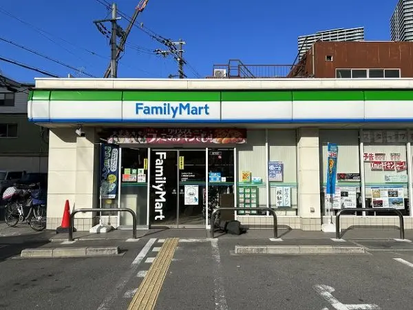 ファミリーマート八尾跡部北の町店まで徒歩４分