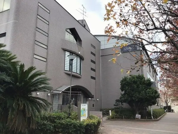 市立夙川体育館徒歩２３分