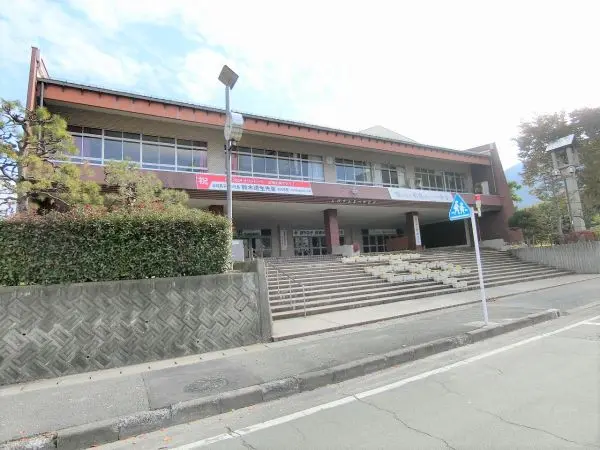 学校教育目標
ふるさとに誇りをもち　学び続ける人間の育成